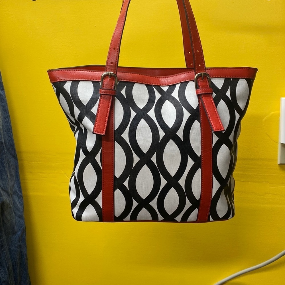 NWOT Bueno black & white purse​​